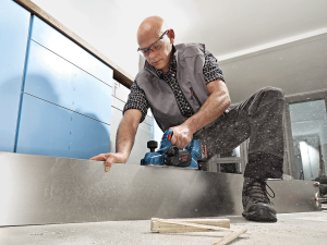Bosch Professional GHO 18 V-LI 4 Ah Çift Akülü Planya - L-boxx Çantalı
